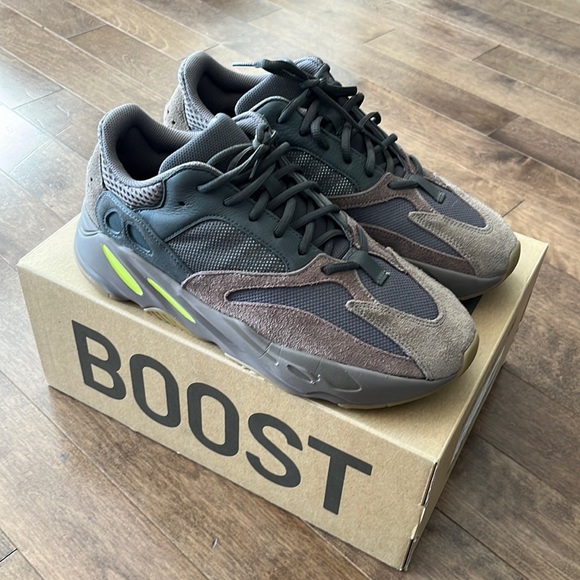 Yeezy boost 700 mauve size men 10 - Picture 1 of 4